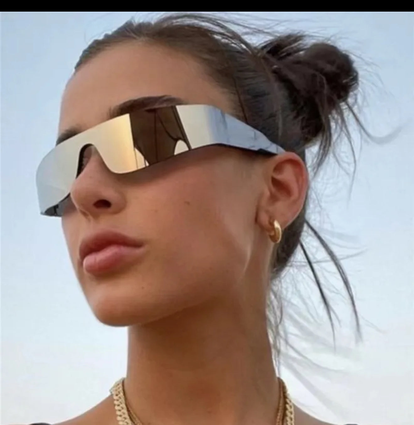 It’s a Wrap | Y2K Future Technology Sense Conjoined Sunglasses
Shaped Sunglasses