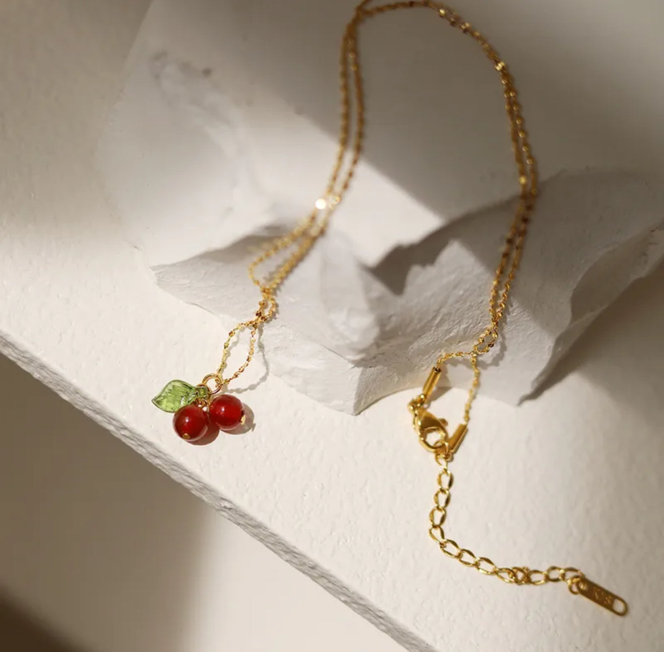 Cherry Bombshell | 304 Stainless Steel 18K Gold Plated Ig Style Sweet Plating
Cherry Resin Pendant Necklace
