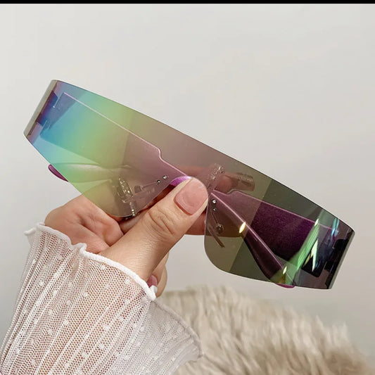 It’s a Wrap | Y2K Future Technology Sense Conjoined Sunglasses
Shaped Sunglasses