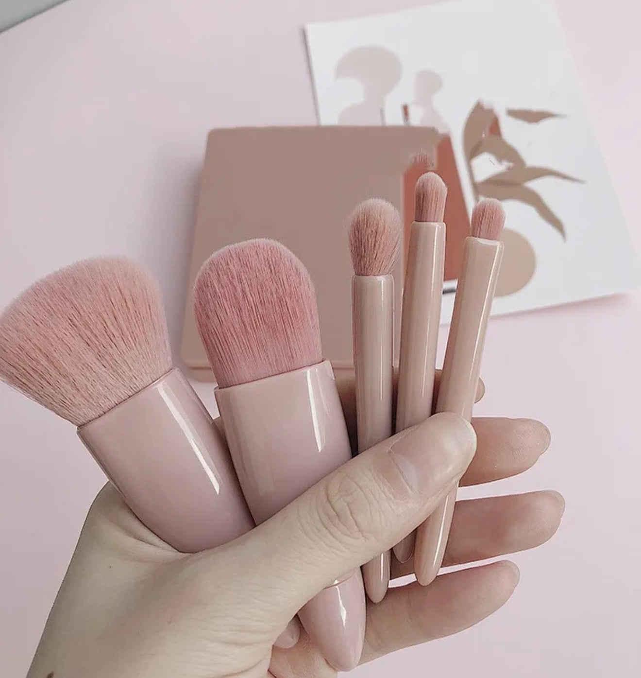 Go Beauty | Pink Portable Makeup Brush Set with Mirror