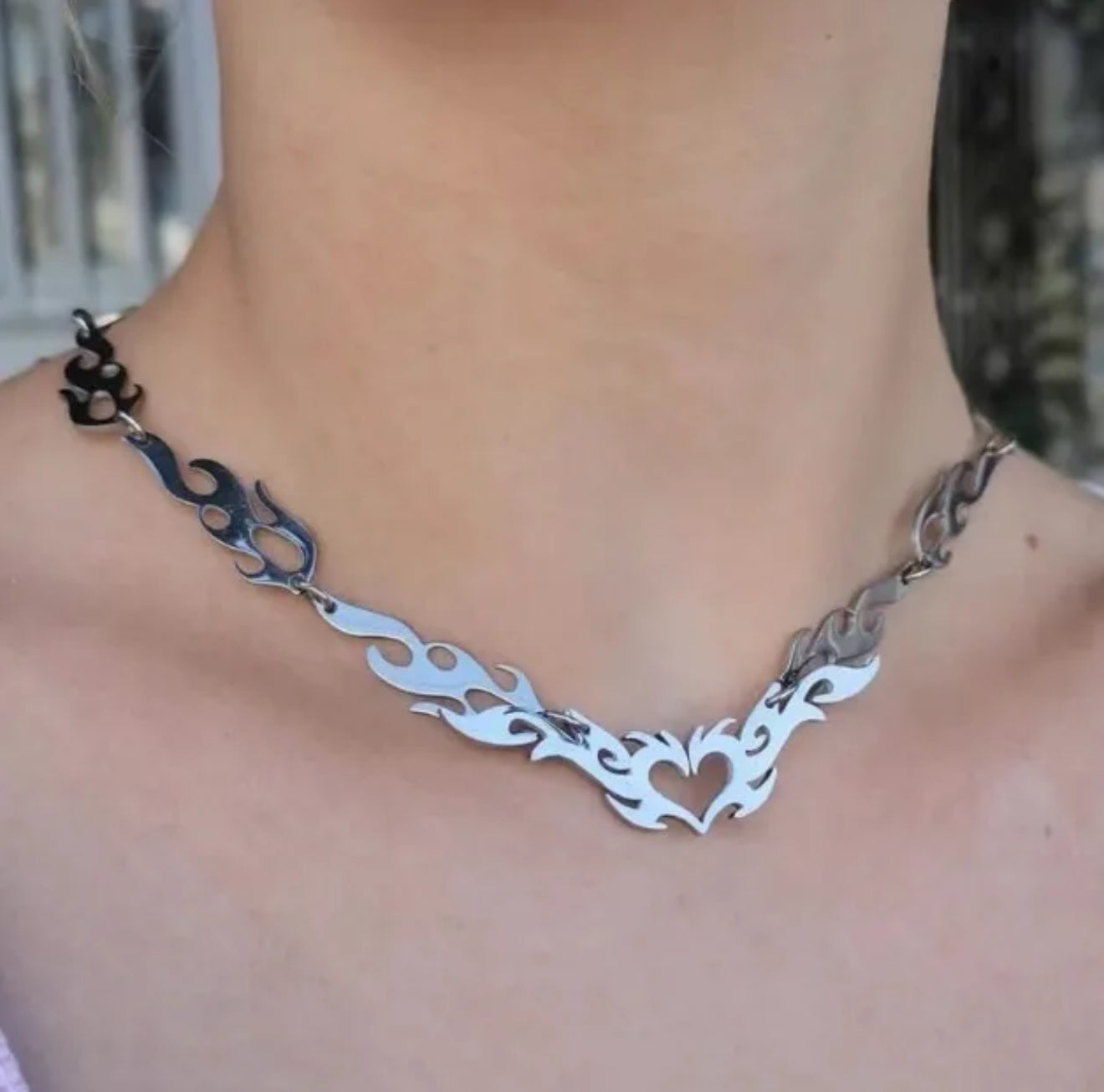 Y2k Flame | Y2K Cool Style Flame Heart Shape Alloy Chain-Free
Choker