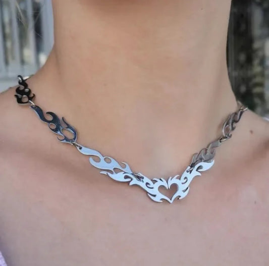 Y2k Flame | Y2K Cool Style Flame Heart Shape Alloy Chain-Free
Choker