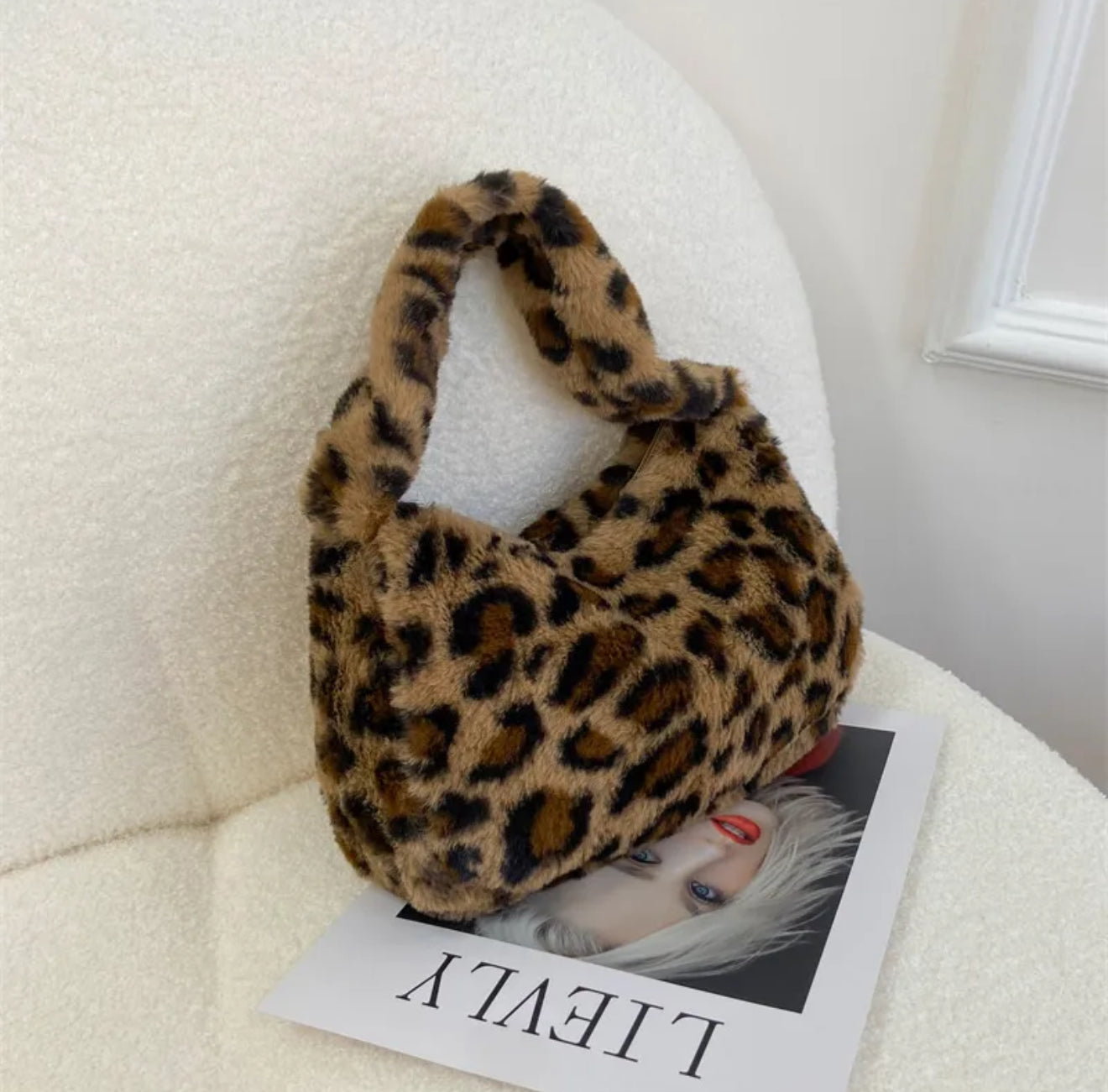 Keep it Cute | Women's Plush Leopard Classic Style Square Zipper Shoulder
Bag Square Bag